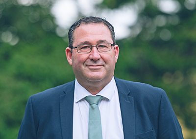 Portrait photo of executive director Eddie Rant